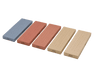 Le lot complet de pierres à aiguiser « 10Good » de la marque Made in Japan comprend cinq pierres rectangulaires à base de résine et de diamant, disponibles en bleu, rouge et beige, idéales pour l'entretien des couteaux de cuisine japonais.
