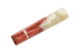 Le manche personnalisé « Made in Turkey » n° 602 (143 mm, standard) se compose d’une résine blanche nacrée et d’une résine rouge marbrée, séparées par une fine bande argentée — idéal pour les manches de couteaux personnalisés —, le tout présenté sur fond blanc.